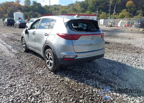 2021 Kia Sportage Lx z USA, uszkodzony, nr VIN KNDPMCAC0M7880028